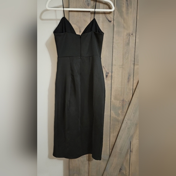 SHOWPO Big Ideas Midi Dress In Black. Size 4 NWT - Picture 10 of 15